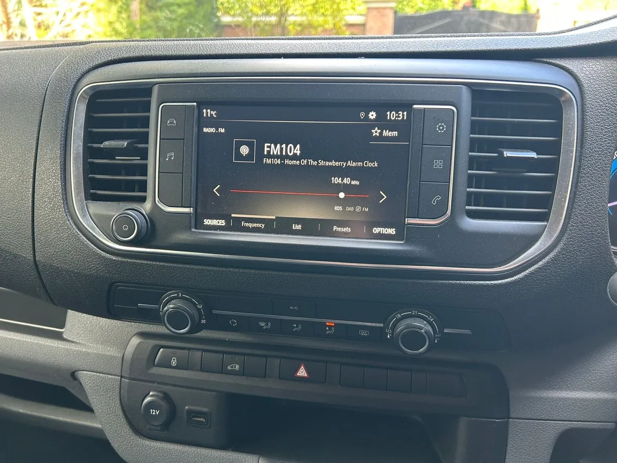 Opel Vivaro e Sport LWB Auto(EV)Only28K kms €11950 - Image 3