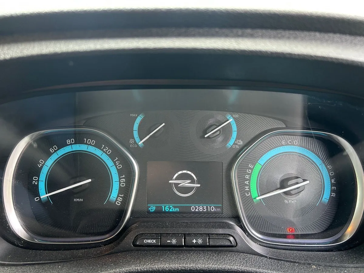 Opel Vivaro e Sport LWB Auto(EV)Only28K kms €11950 - Image 4