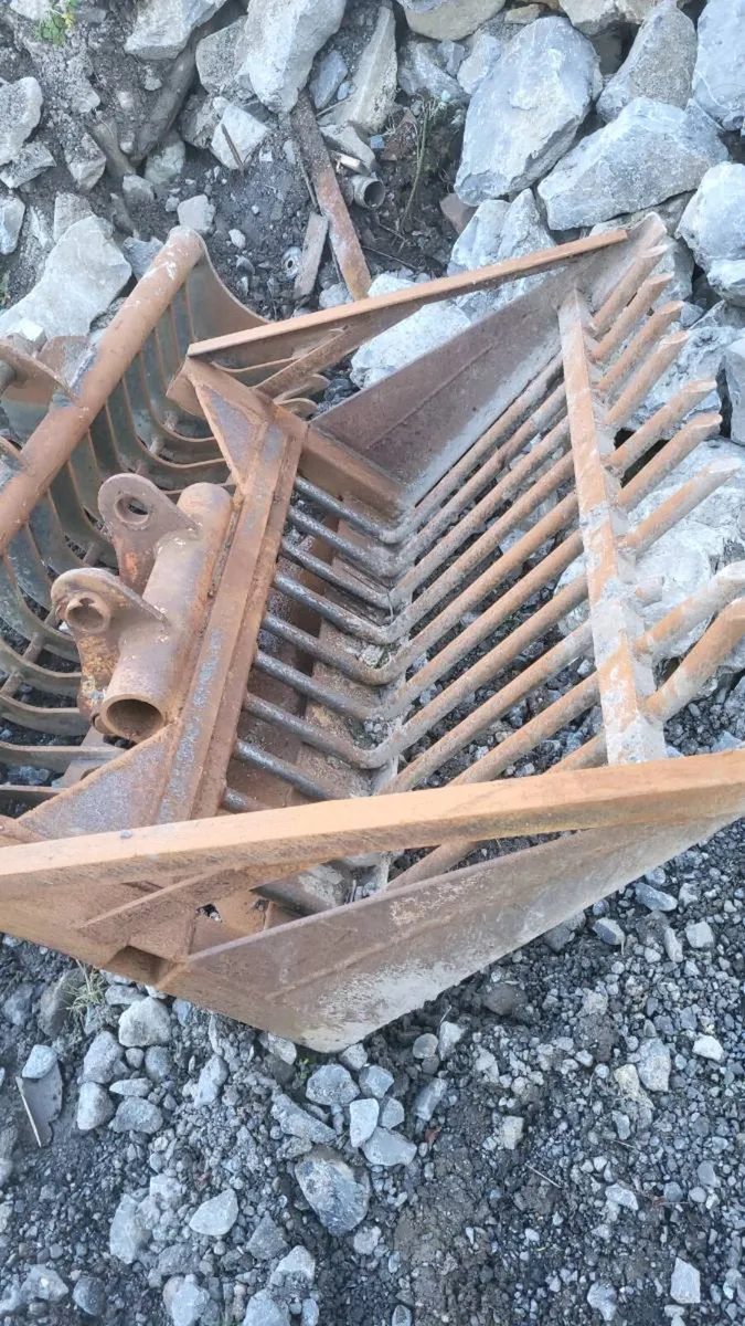 New 14ft ifor Williams sides boards,ex40 buckets - Image 3