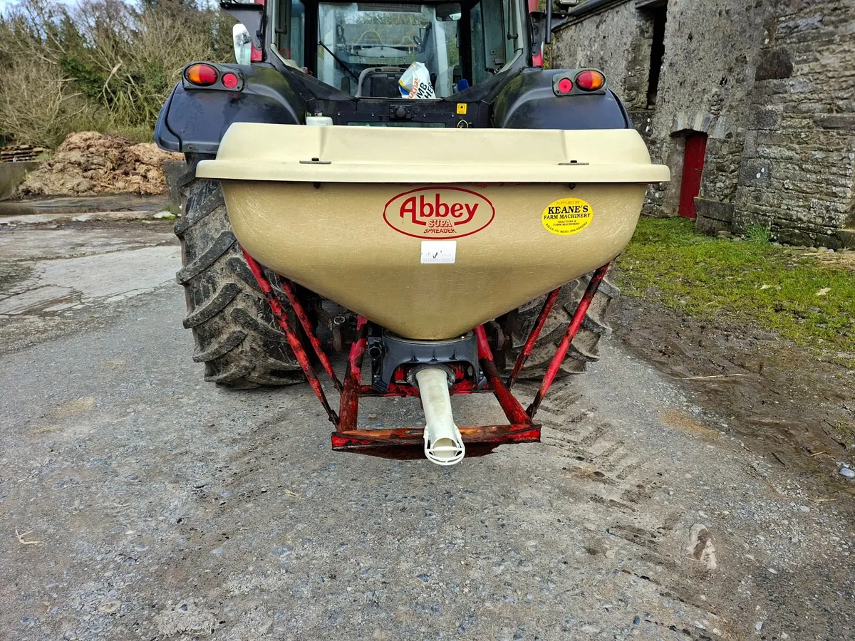 Fertiliser Spreader - Image 3