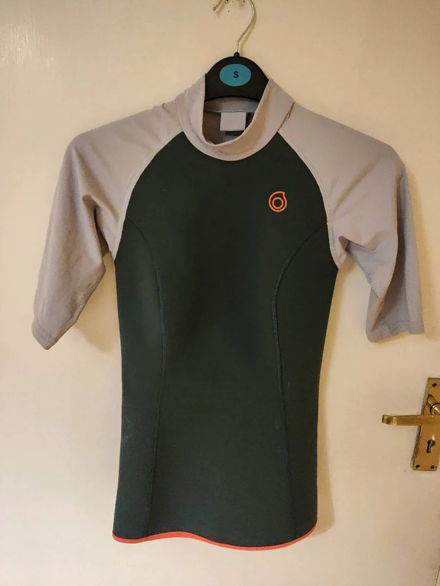 Men’s Sports/Water Top – Decathlon (Size S) - Image 1