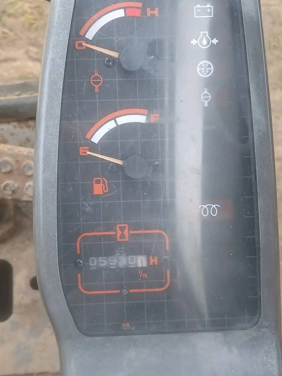 Hitachi Ex60-2 Digger - Image 4