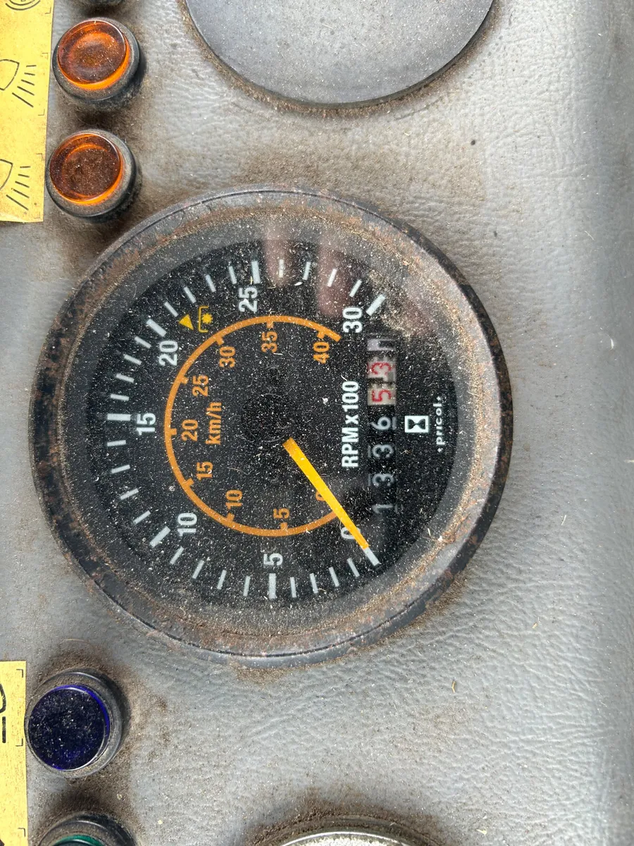 2004 Farmtrac 70 2wd - Image 3