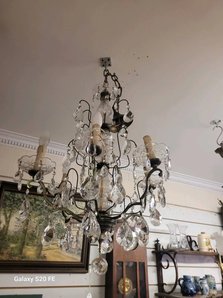 3 French crystal chandaliers 170 eu.each - Image 2