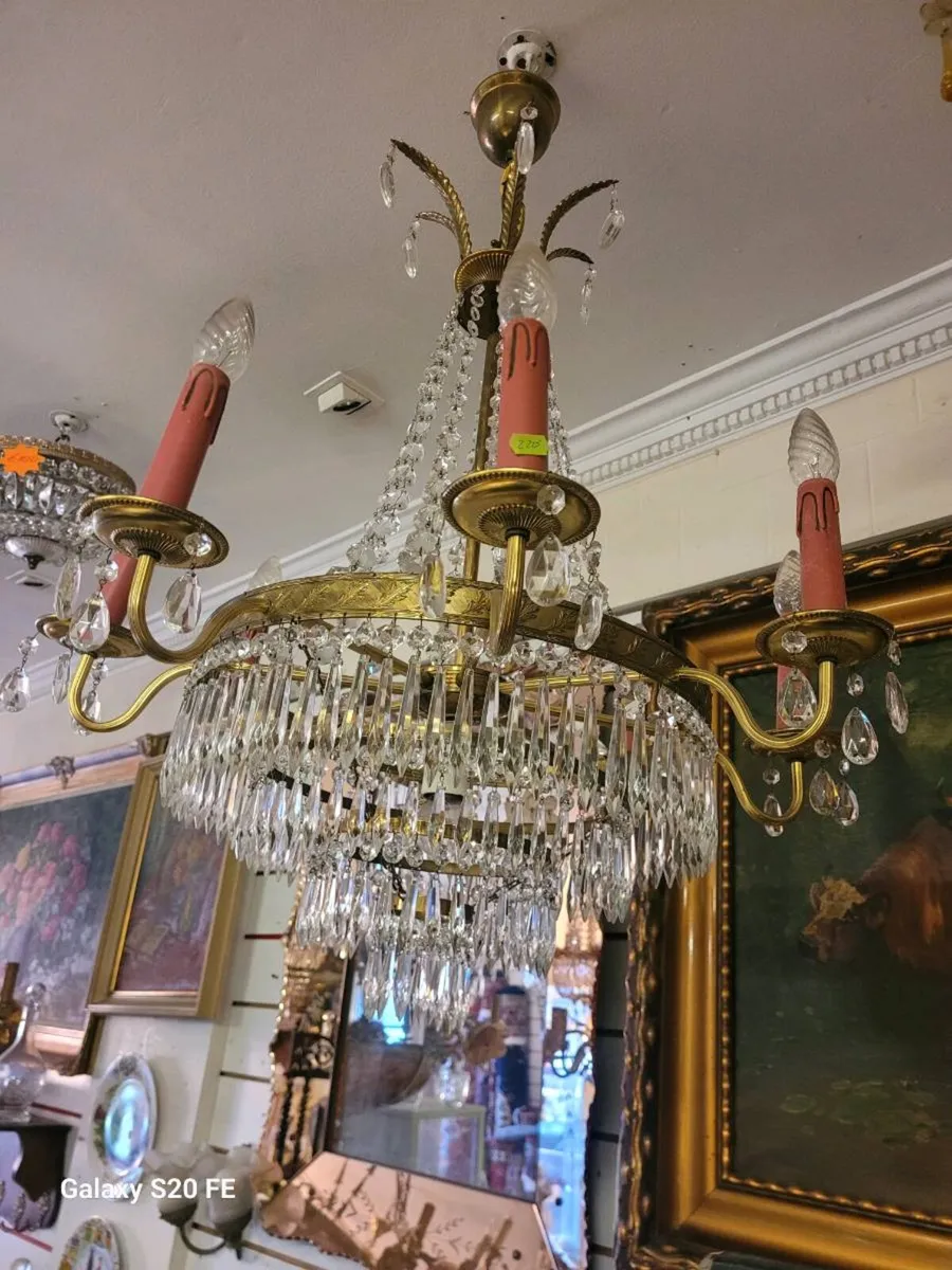 3 French crystal chandaliers 170 eu.each - Image 3