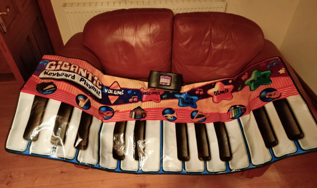 Gigantic Kids Keyboard Playmat (used). - Image 1
