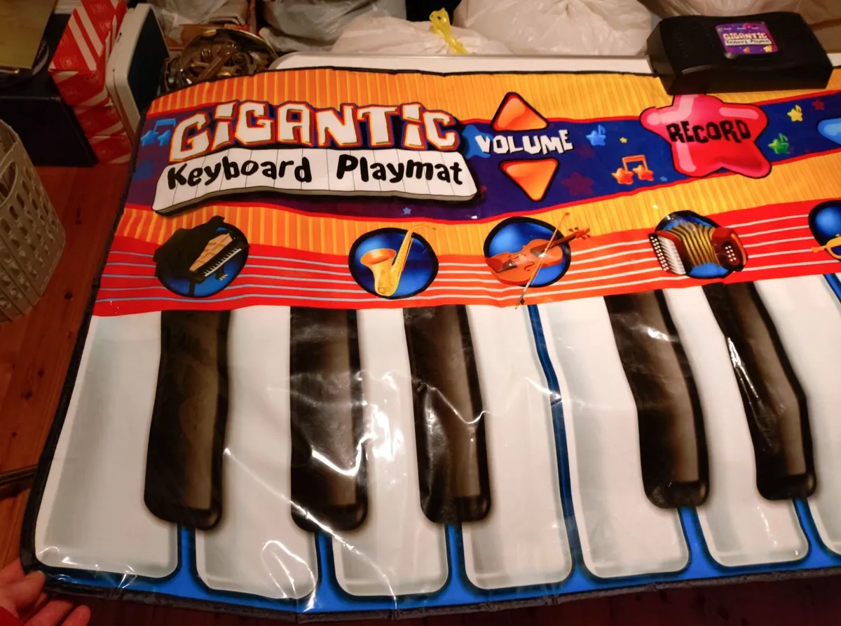 Gigantic Kids Keyboard Playmat (used). - Image 4