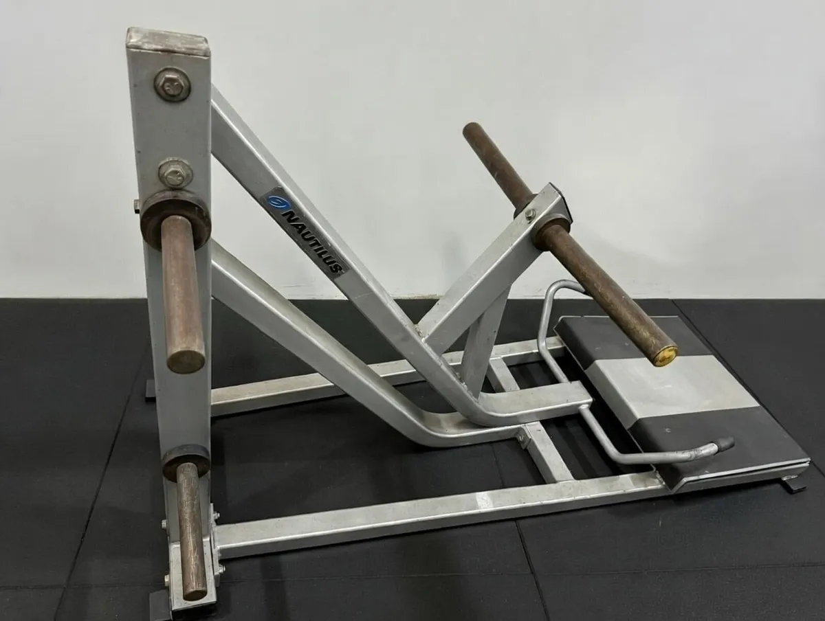 Nautilus T-Bar Row – Model F2TBR Commercial Grade - Image 1