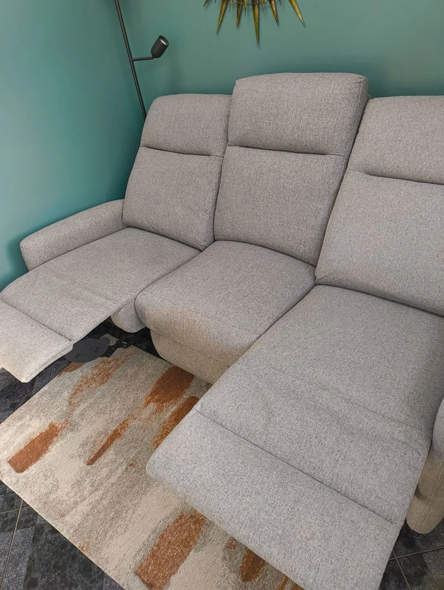 Electric recliner sofa - Image 1