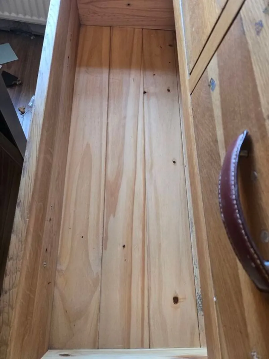 solid oak chest of drawers REDUCED - Image 3