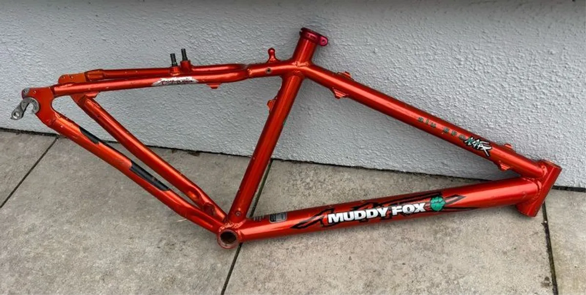 Retro 90's Muddy Fox 17'' MTB frame and various MTB parts options - Image 1
