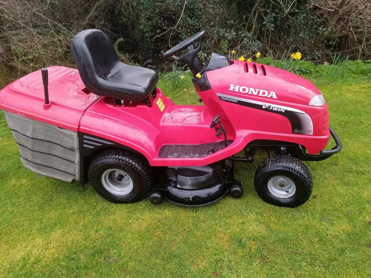 Ride on mower - Image 2