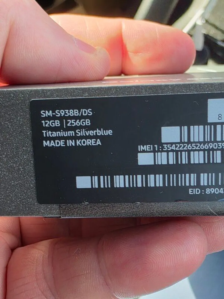 Trade or Swap Samsung S25 Ultra 256gb Titanium Silver Brand New Blue 256 Samsung Warranty 2 years UK-EU model accessories Case Screen Protector - Image 2