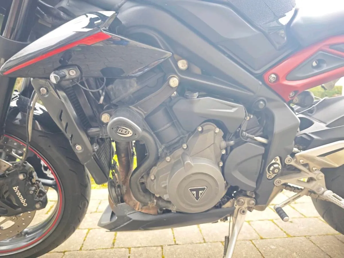 Triumph Street Triple 765 R - Image 4