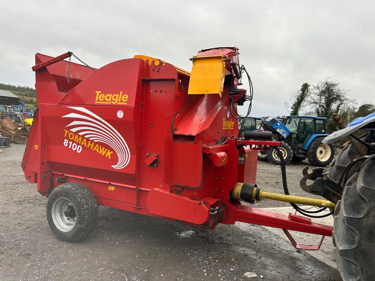 2018 Teagle 8100 Tomahawk Straw Bedder - Image 1