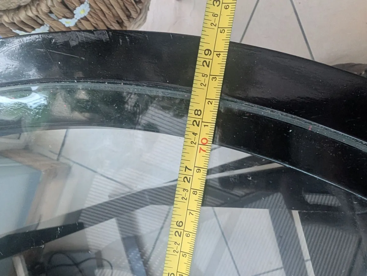 Meadows & Byrne Side table in perfect condition - Image 4