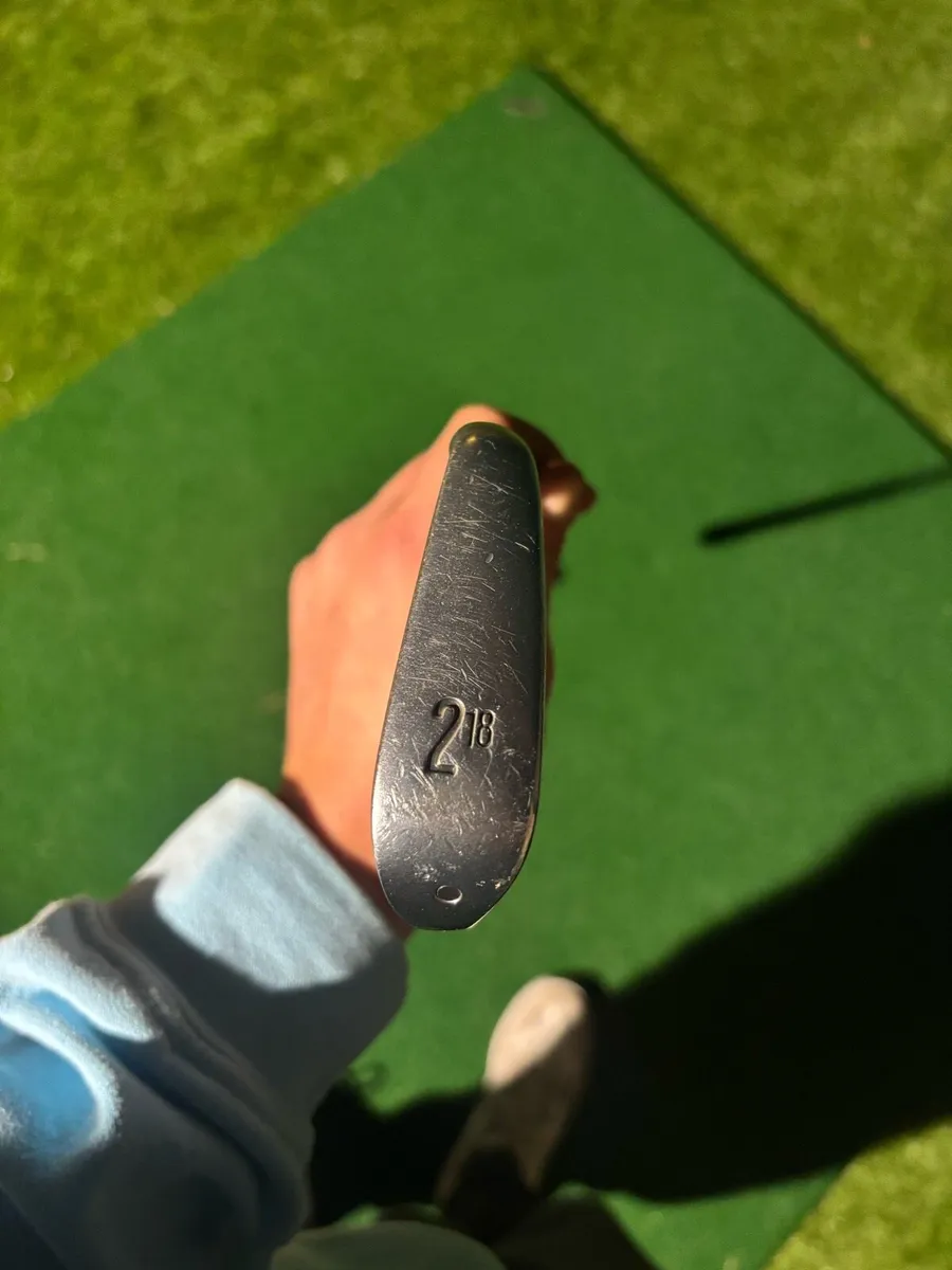 Srixon 2 iron - Image 2