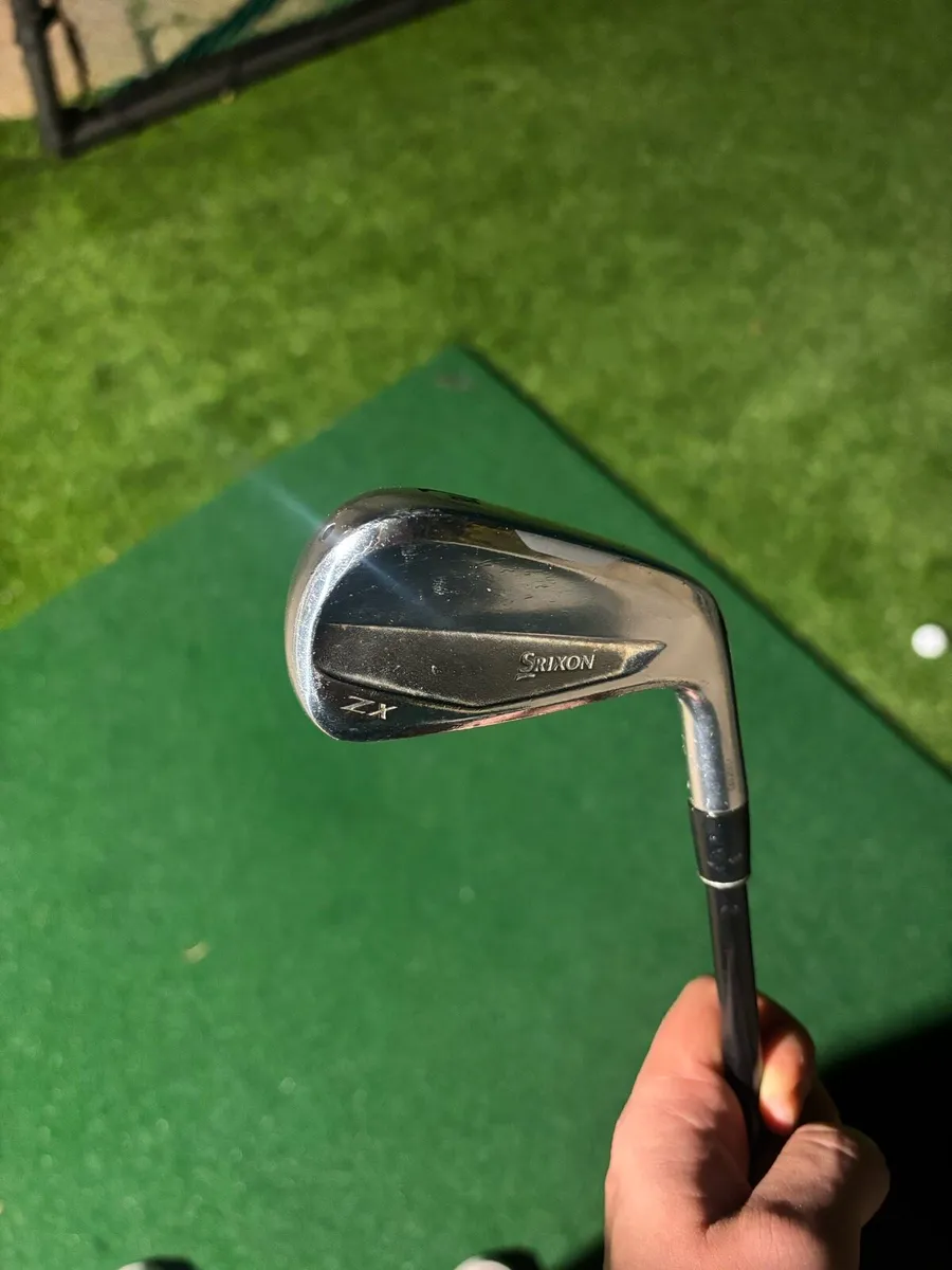 Srixon 2 iron - Image 1