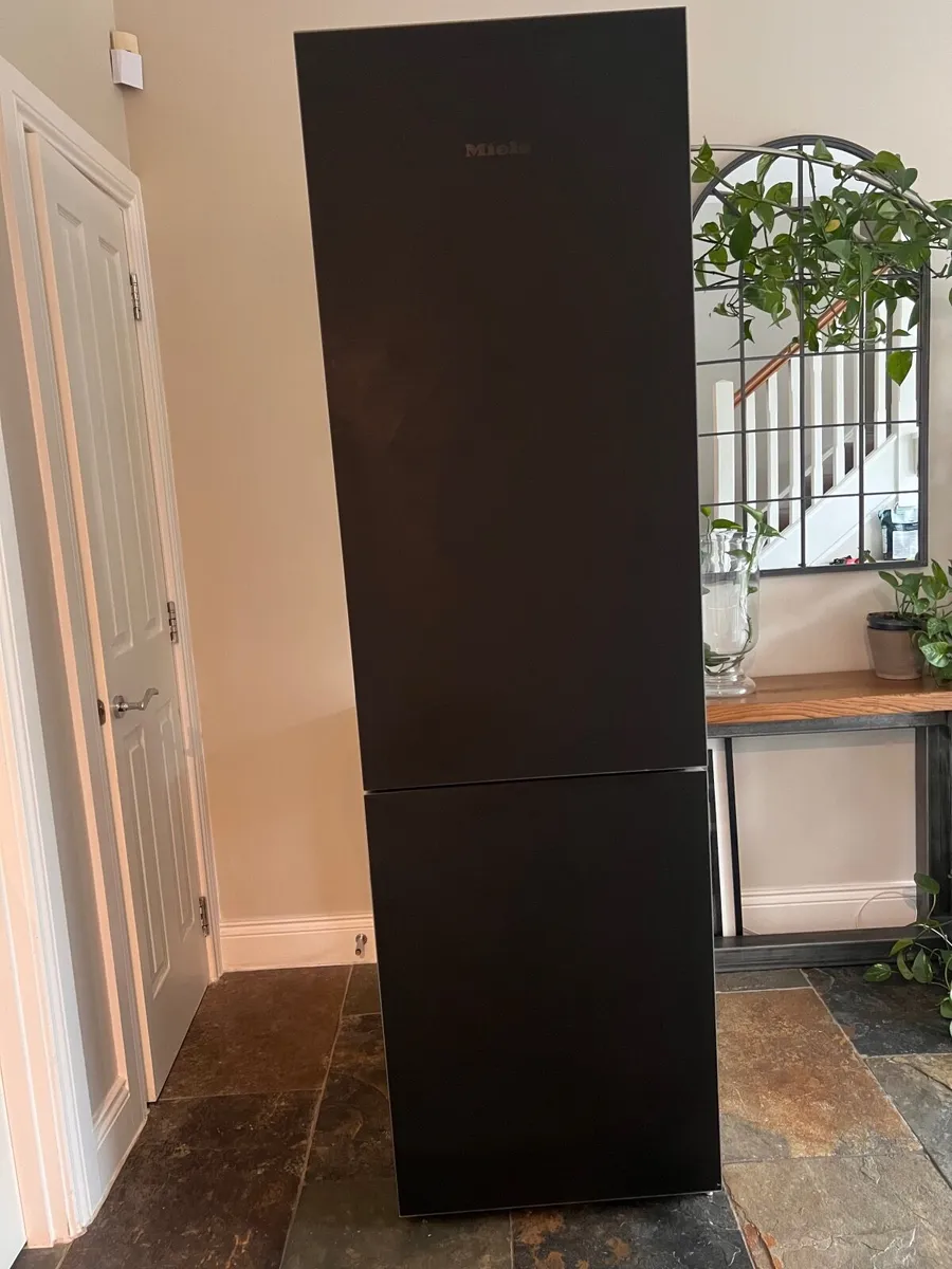 Fridge freezer - Image 2