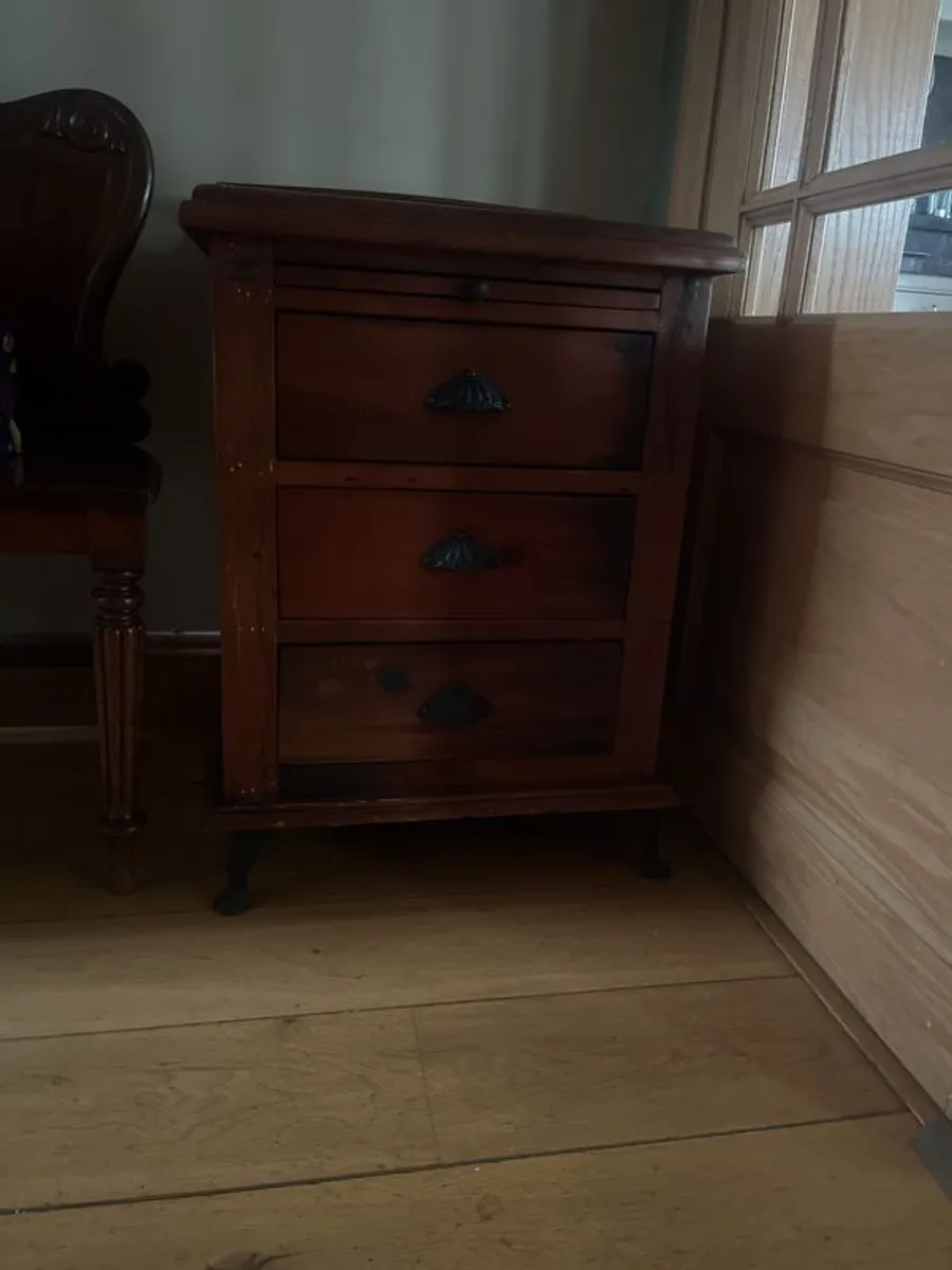 bed and lockers bedroom furniture - Image 2