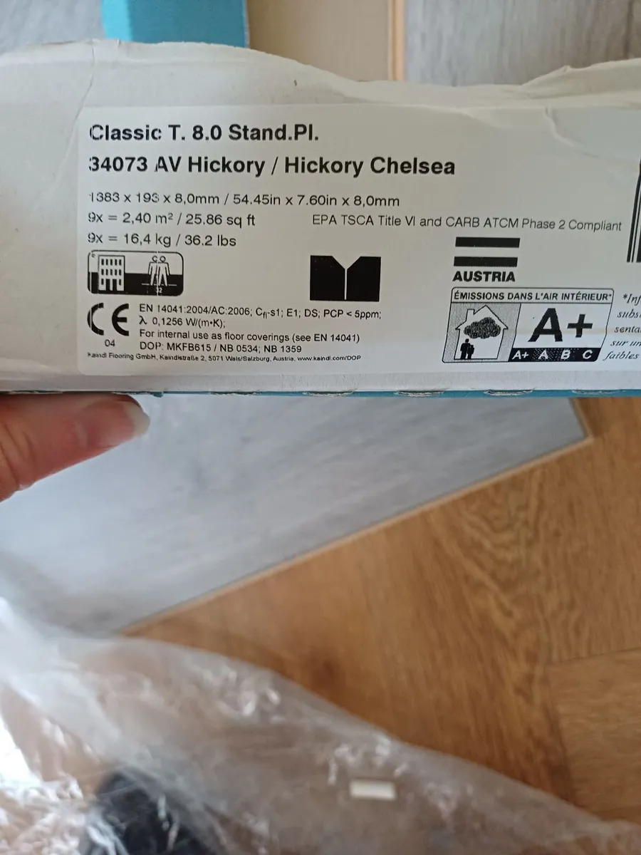 Grey wooden floor - Image 1