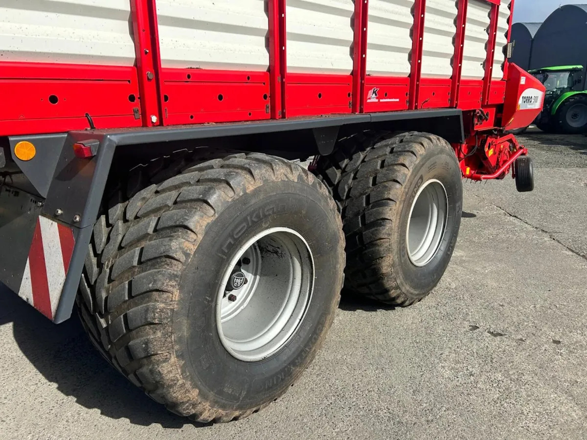 2015 Pottinger Torro 5100 Silage Wagon - Image 3