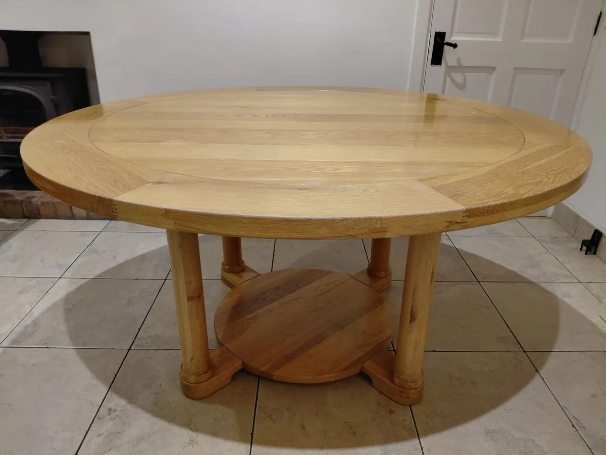 Dining room table - Image 1
