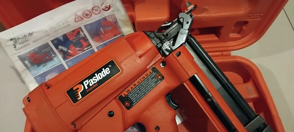 Paslode 16 Gauge 1/2" Crown Stapler - Image 4