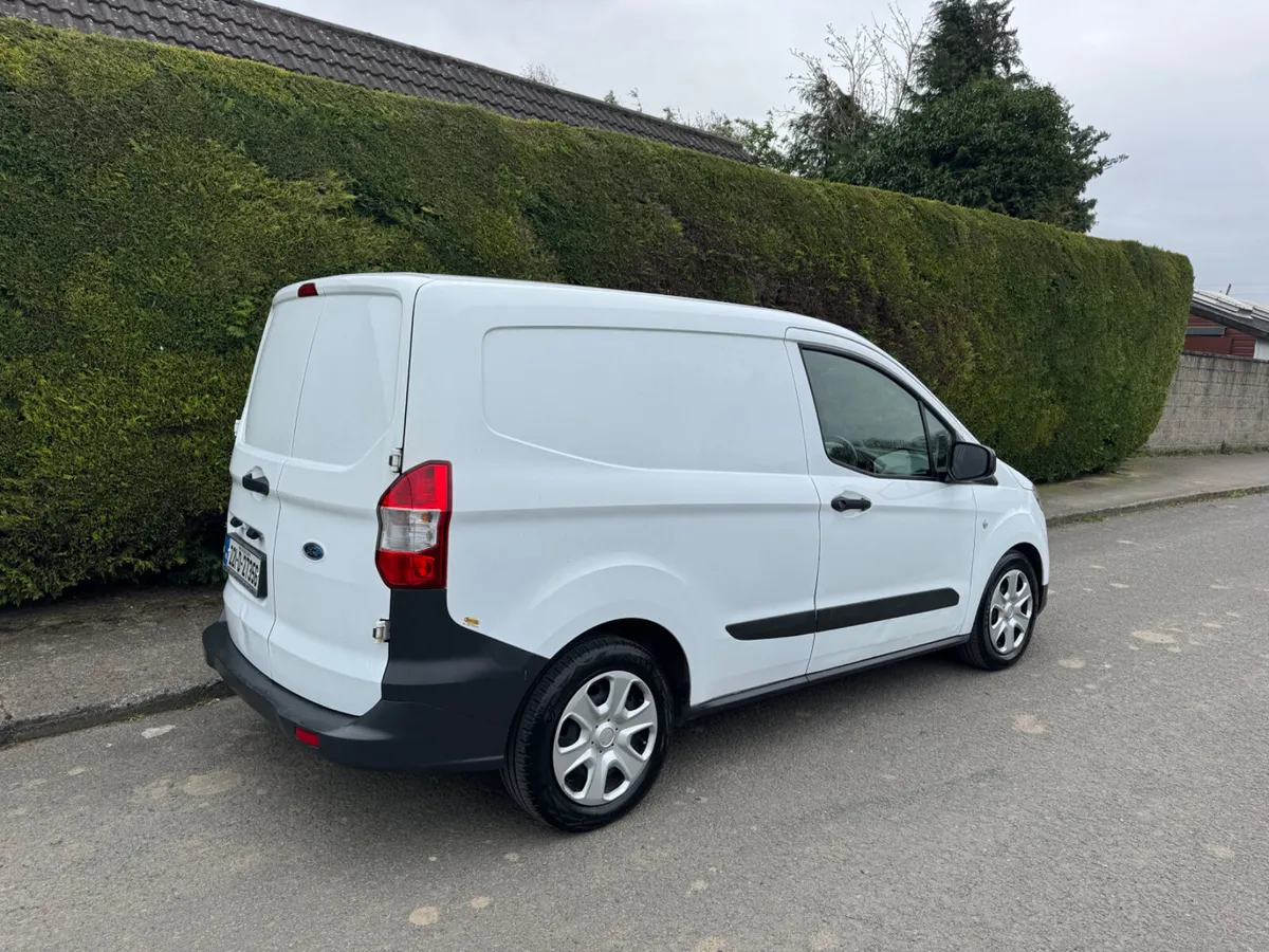 Ford Transit Courier trend model low mileage - Image 3