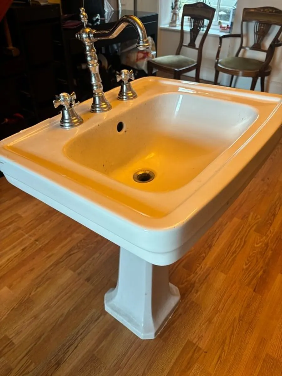 unusual bathroom sink/ hand basin - Image 1