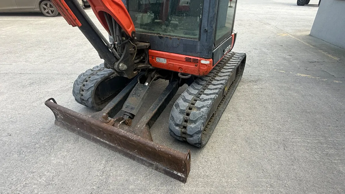 Kubota U27-4 Mini Digger - Image 4