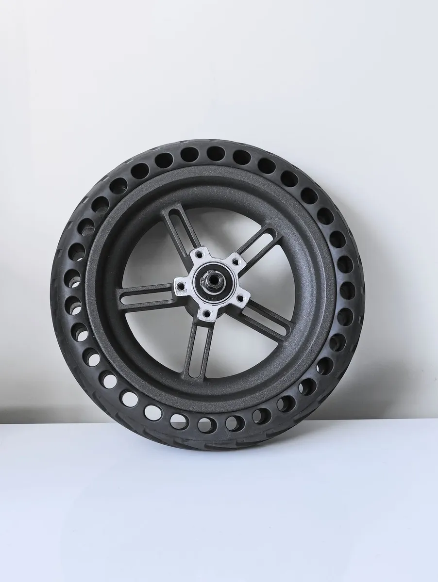 8.5” Rim + Solid (Flat-Free) Tyre – Xiaomi Electri - Image 1