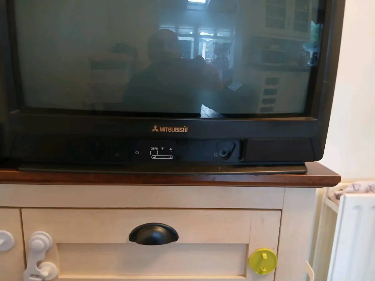 Mitsibushi 21" crt tv - Image 3