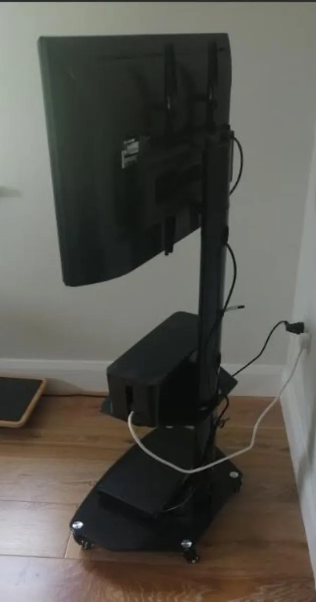 TV, With Stand & DVD Player - Image 2