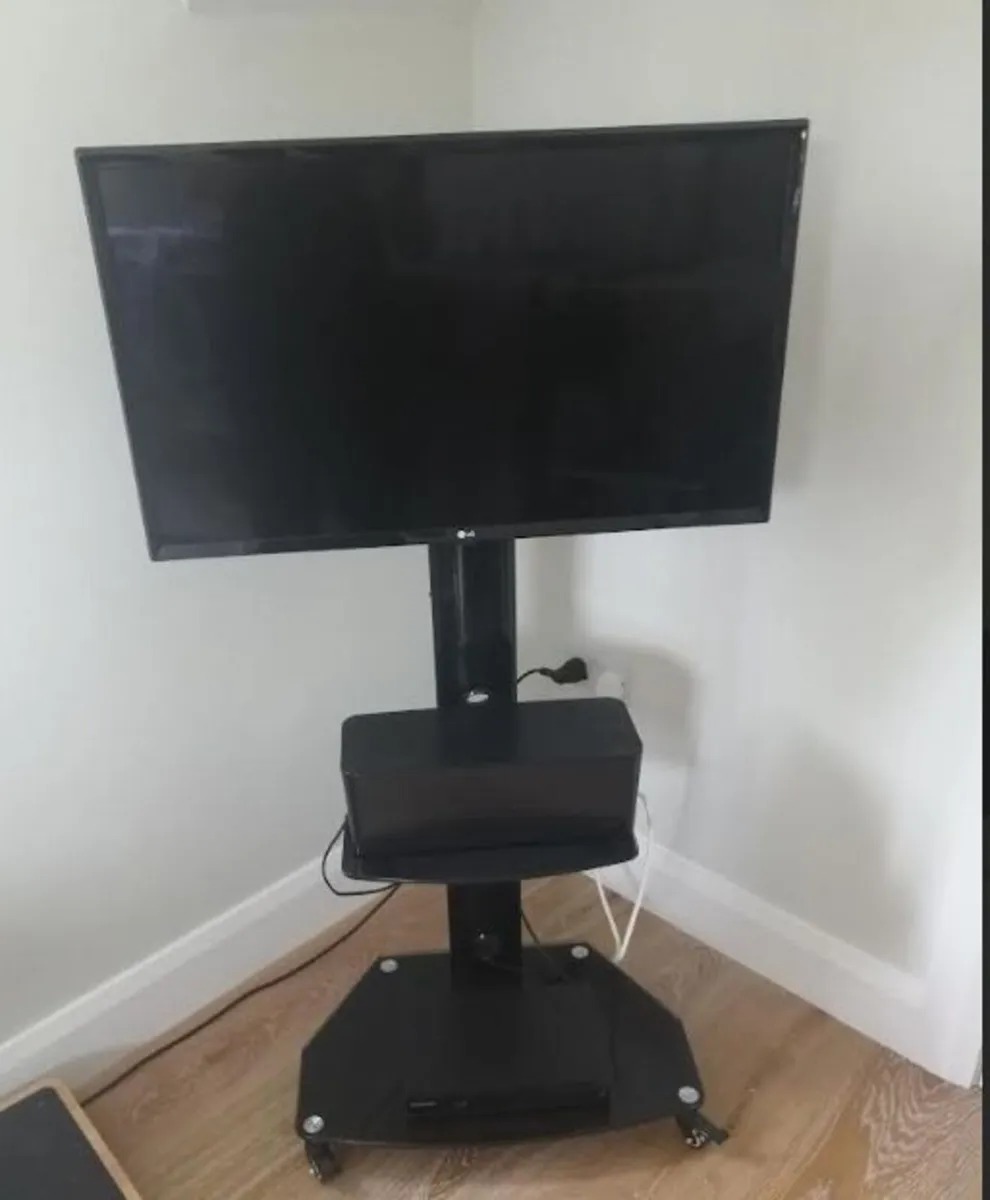 TV, With Stand & DVD Player - Image 3