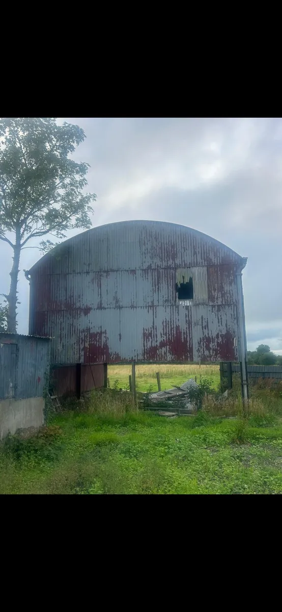 Round Barn - Image 1