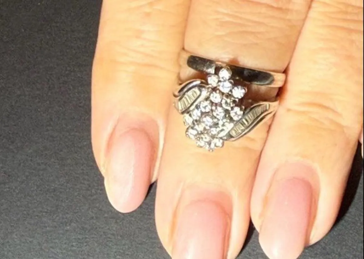 Engagement Ring & Wedding Band - Image 4