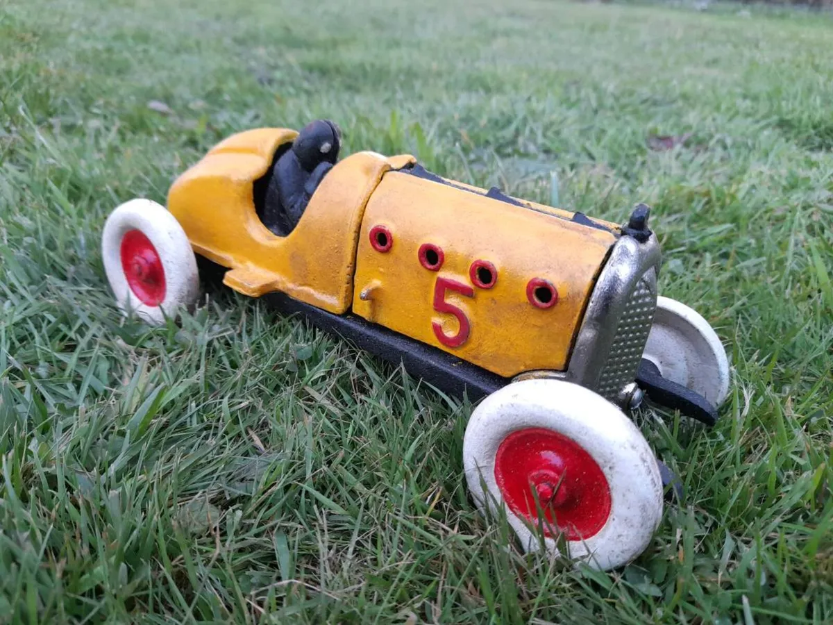 Cast Iron Racing Car - Image 1