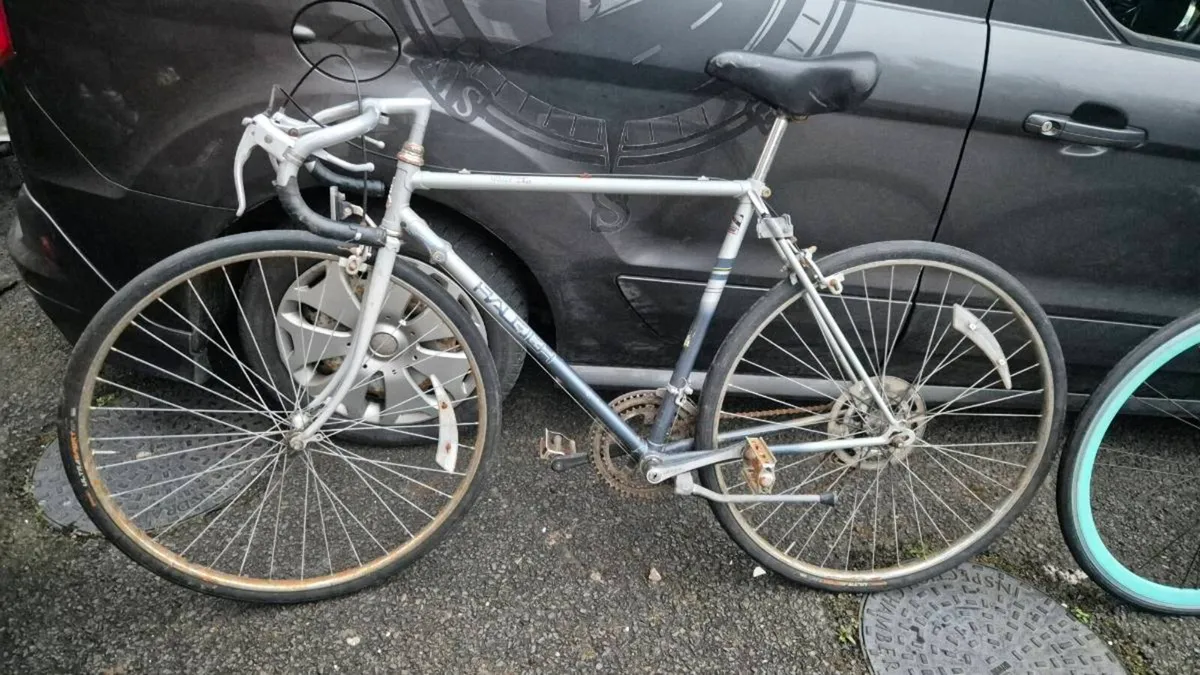 Classic vintage road bike - Image 1