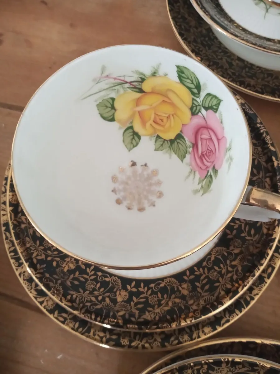 Vintage china trios, cups, saucers and side plates - Image 1