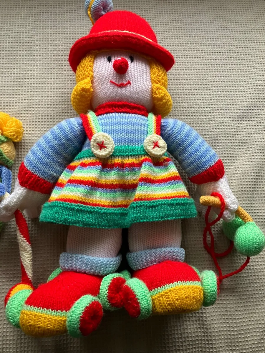 Luxurious knitted clowns  (new) - Image 3