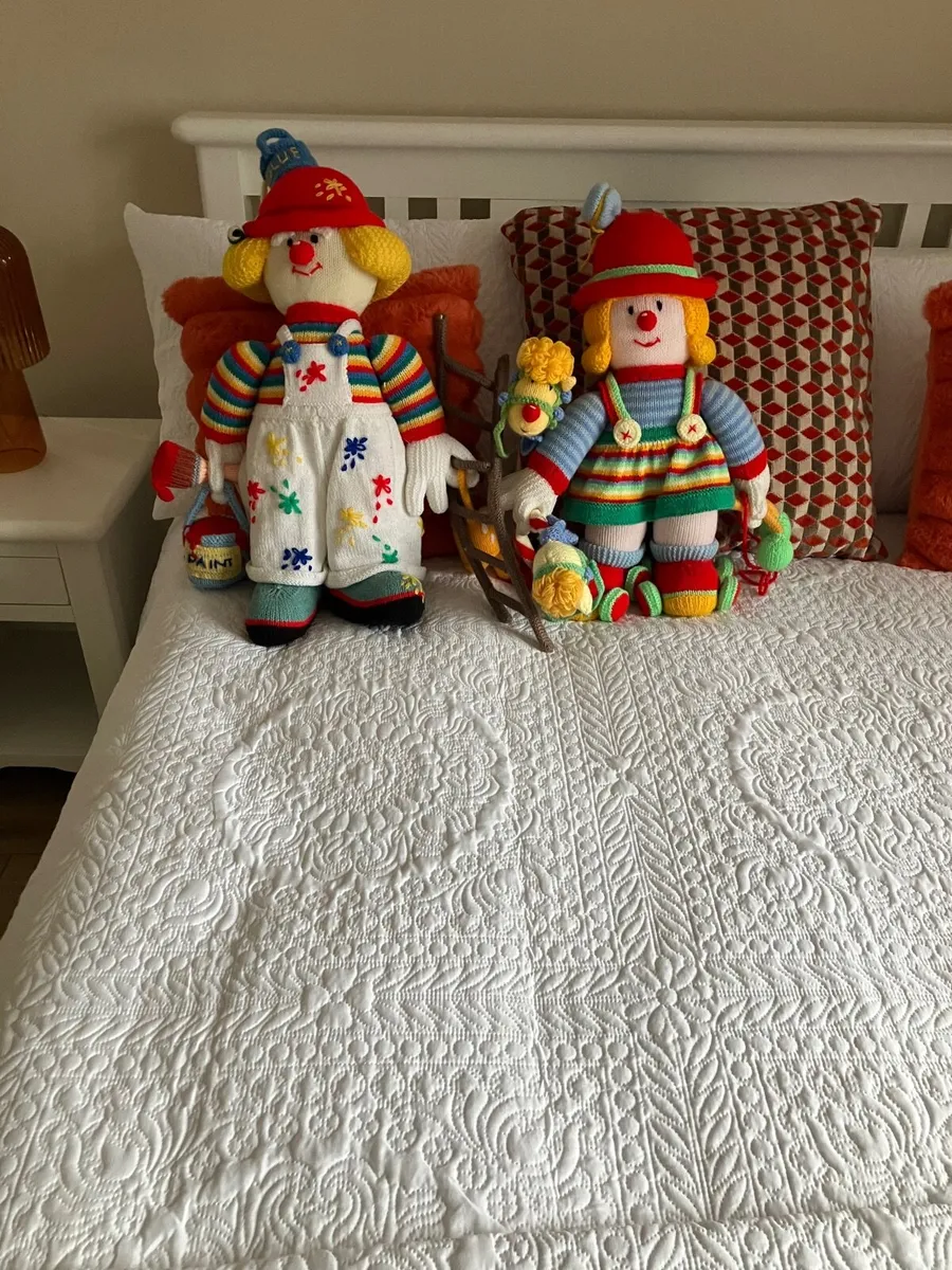 Luxurious knitted clowns  (new) - Image 2