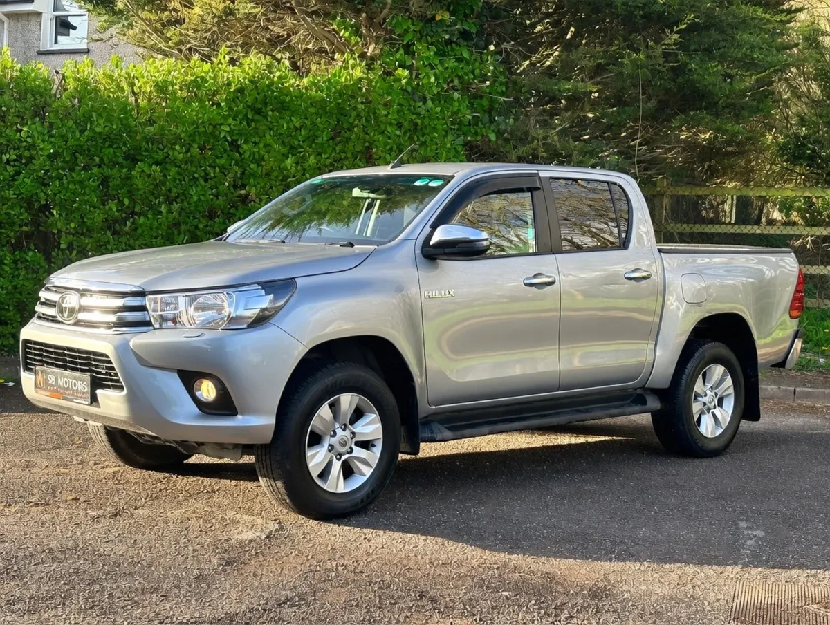 2018 TOYOTA HILUX 2.4D4D SR5 68K NEW CVRT - Image 3