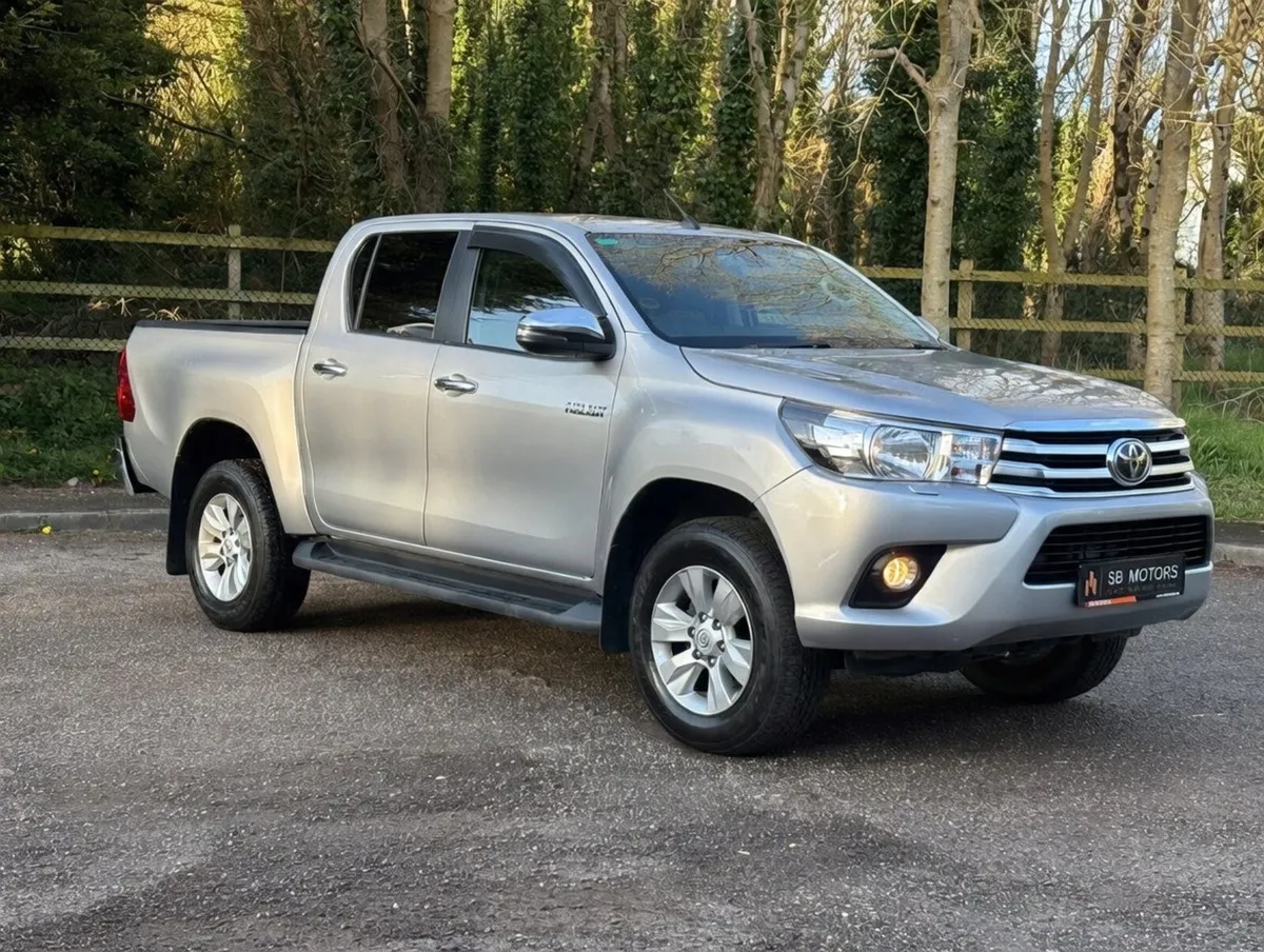 2018 TOYOTA HILUX 2.4D4D SR5 68K NEW CVRT - Image 1