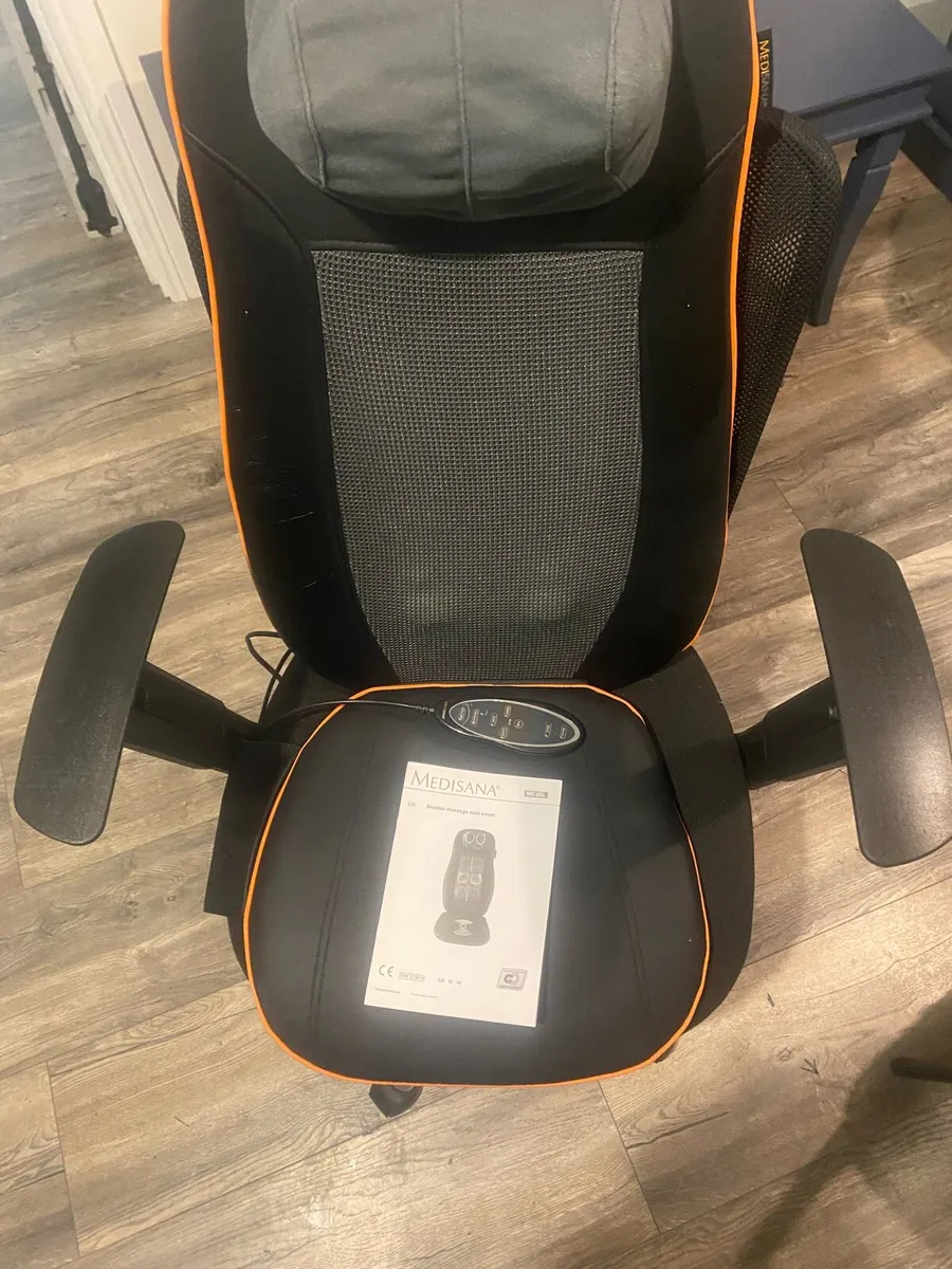 MASSAGE CHAIR COVER. - Image 1