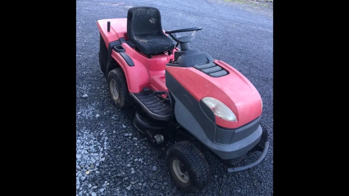 Castle Garden Ride on Lawnmower - Image 1