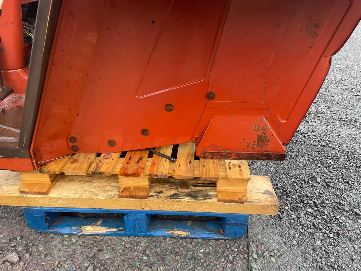 European Fiat 80 series Cab - Image 4