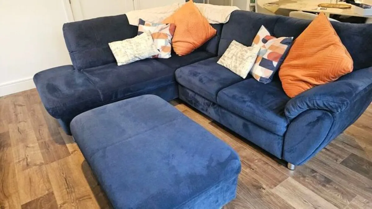 L shped couch - Image 2