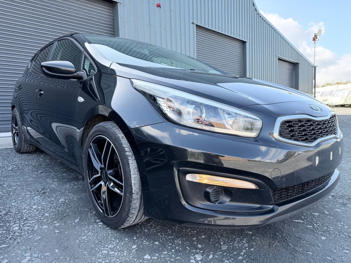 171’ KIA Ceed ISG 1.6CRDi Damage Repairable - Image 1