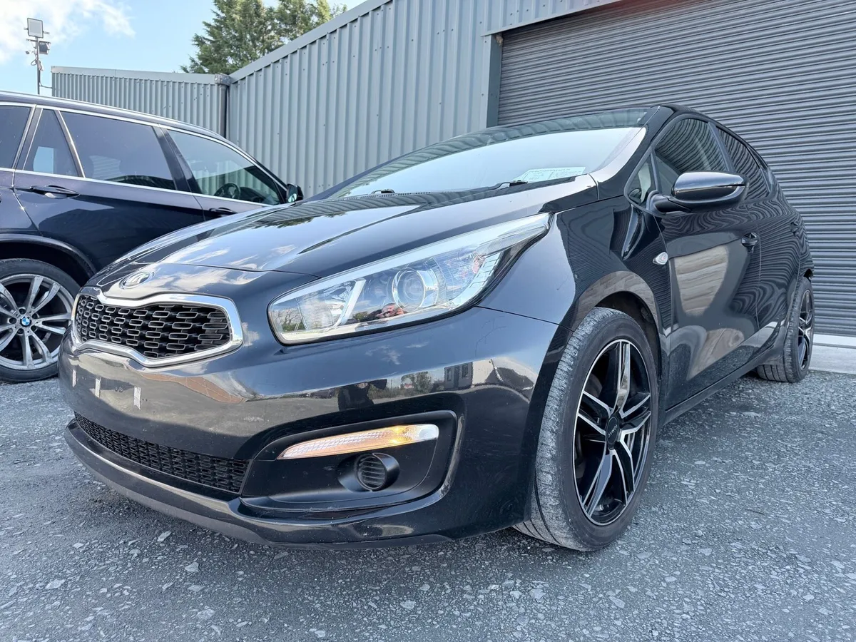 171’ KIA Ceed ISG 1.6CRDi Damage Repairable - Image 2